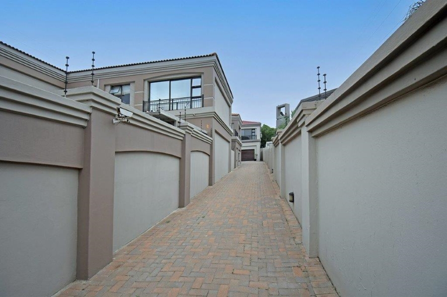 4 Bedroom Property for Sale in Dowerglen Ext 4 Gauteng