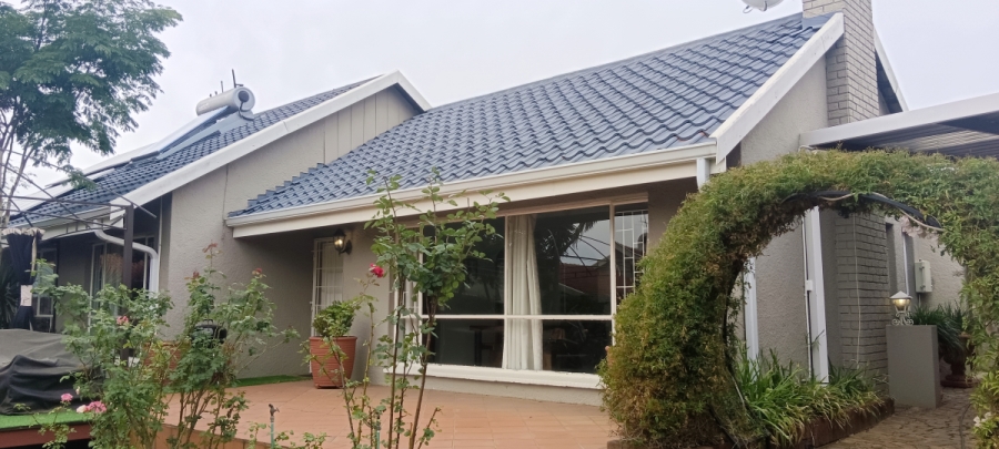 3 Bedroom Property for Sale in Highway Gardens Gauteng