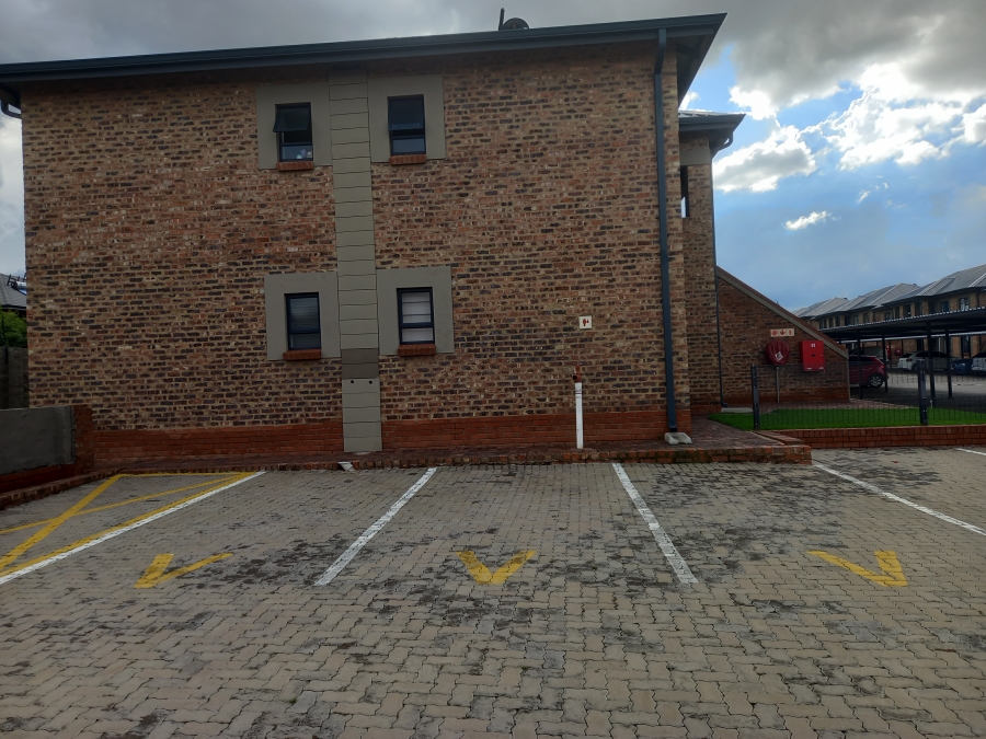 2 Bedroom Property for Sale in Ravenswood Gauteng