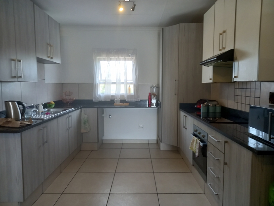 2 Bedroom Property for Sale in Ravenswood Gauteng