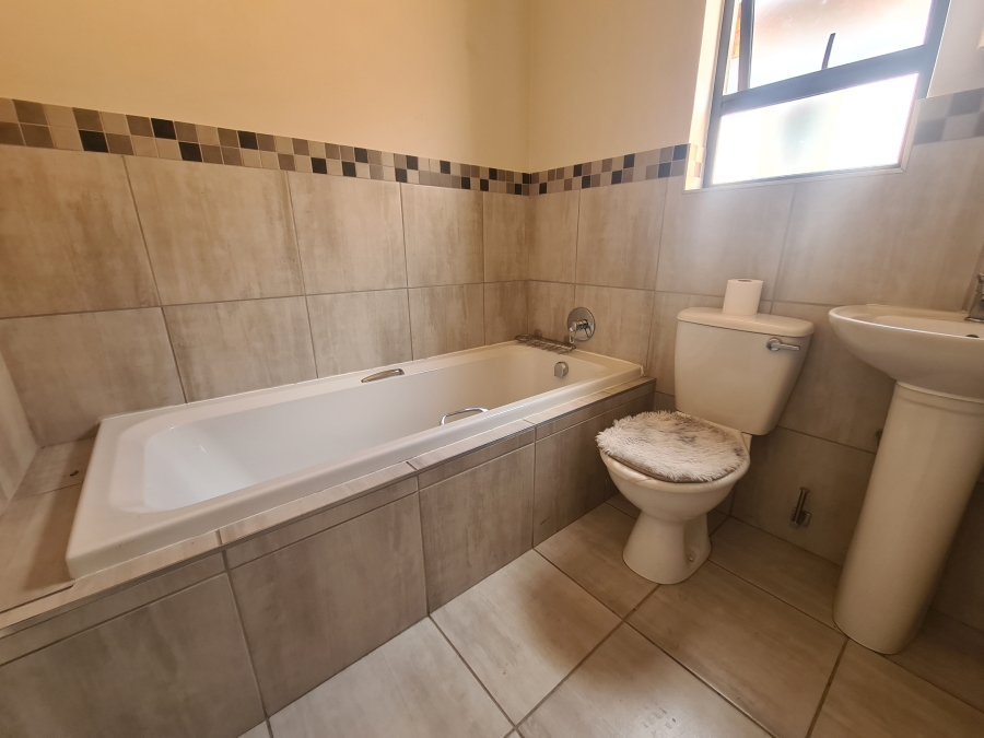 2 Bedroom Property for Sale in Beyers Park Gauteng