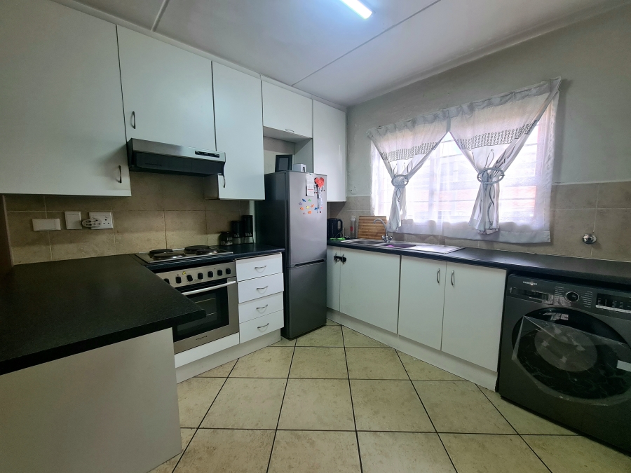 2 Bedroom Property for Sale in Eveleigh Gauteng