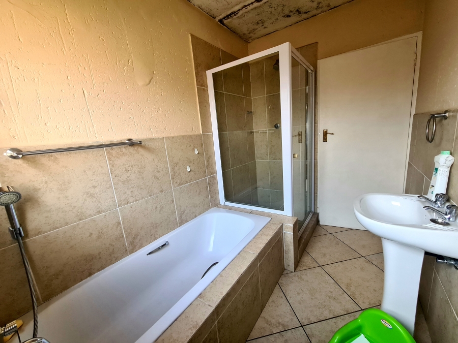 2 Bedroom Property for Sale in Eveleigh Gauteng