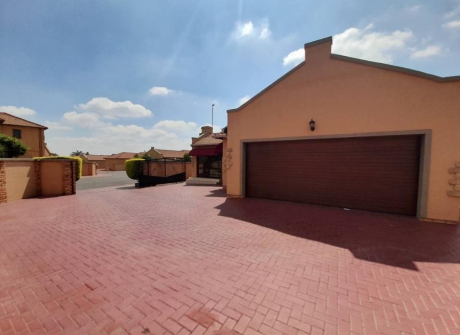 3 Bedroom Property for Sale in Hughes Gauteng