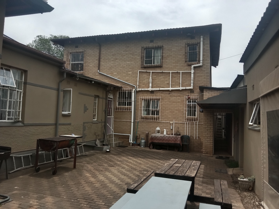 8 Bedroom Property for Sale in Plantation Gauteng