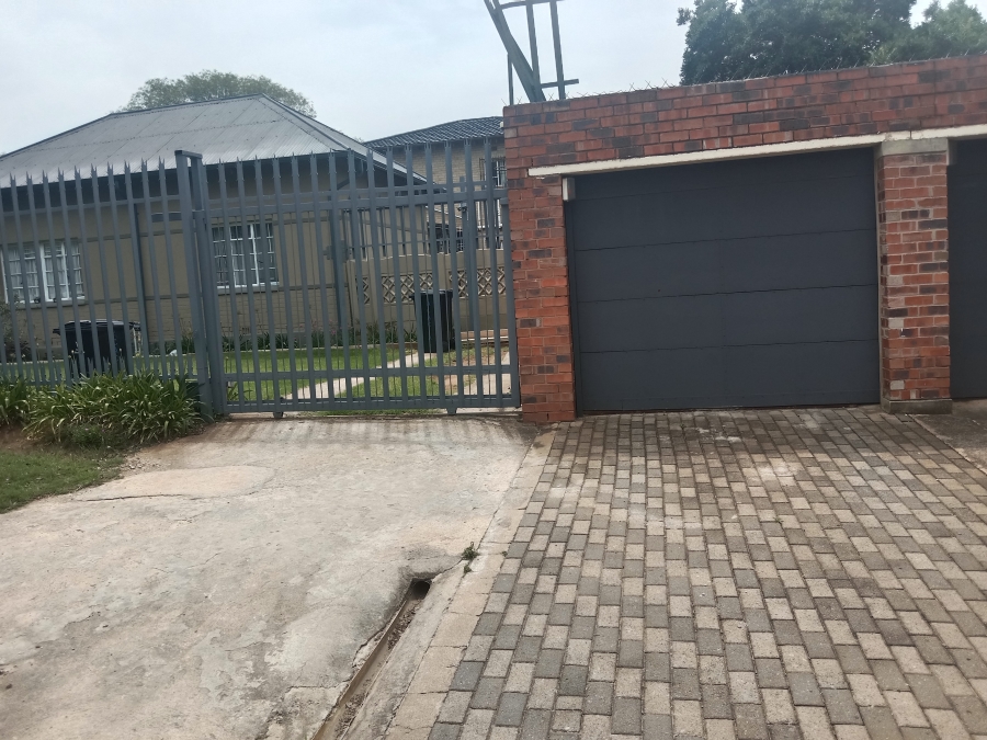 8 Bedroom Property for Sale in Plantation Gauteng