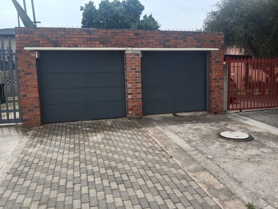 8 Bedroom Property for Sale in Plantation Gauteng