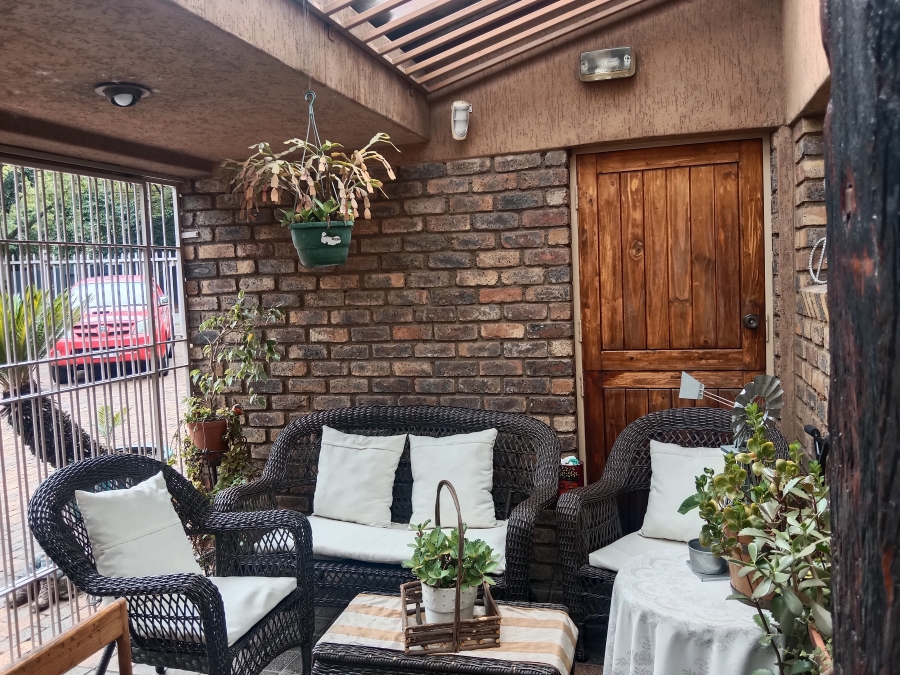 5 Bedroom Property for Sale in Westdene Gauteng