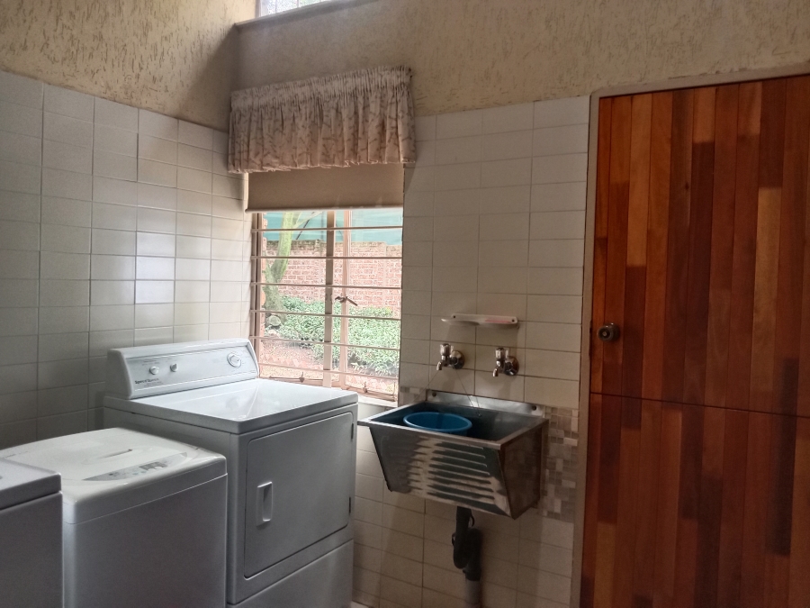 5 Bedroom Property for Sale in Westdene Gauteng