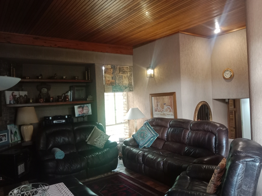 5 Bedroom Property for Sale in Westdene Gauteng