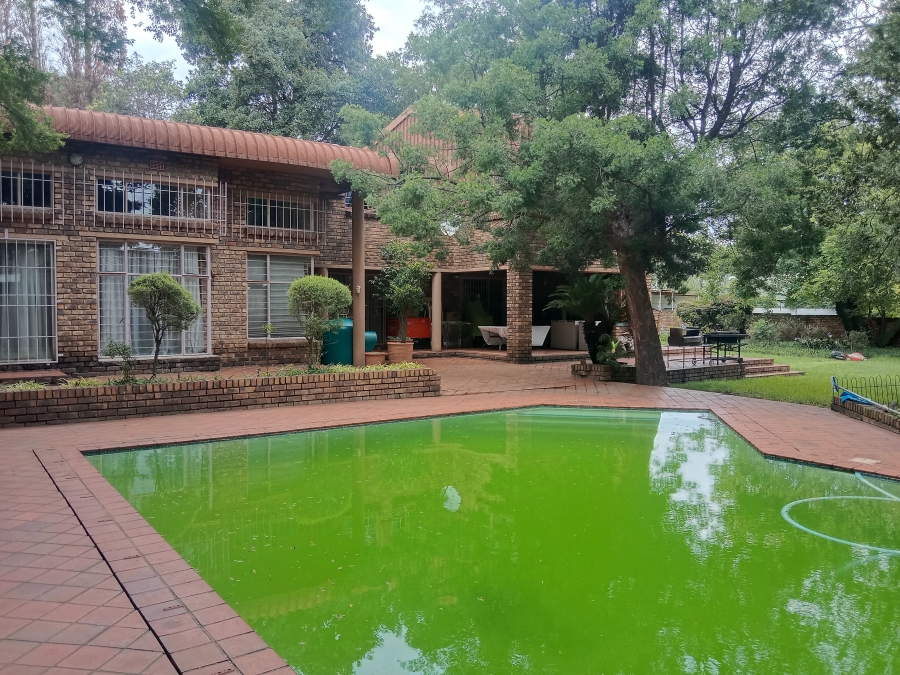 5 Bedroom Property for Sale in Westdene Gauteng