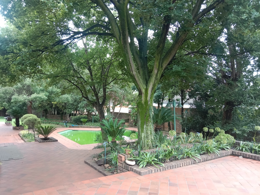 5 Bedroom Property for Sale in Westdene Gauteng