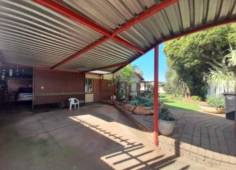 3 Bedroom Property for Sale in Dal Fouche Gauteng