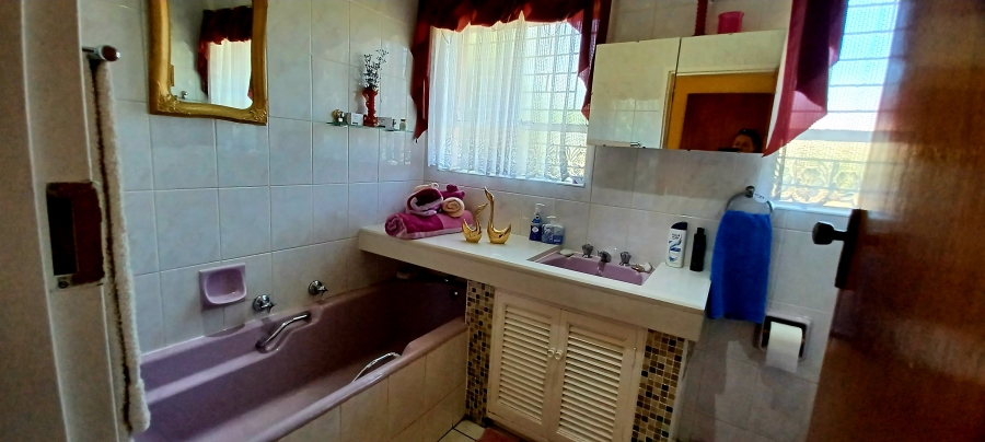 4 Bedroom Property for Sale in Kenleaf Gauteng