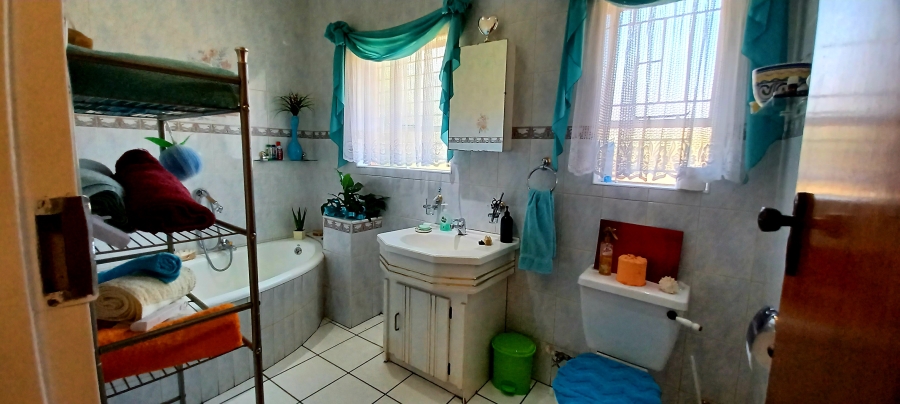 4 Bedroom Property for Sale in Kenleaf Gauteng