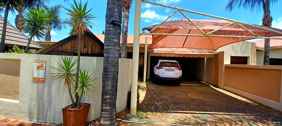 3 Bedroom Property for Sale in Dal Fouche Gauteng