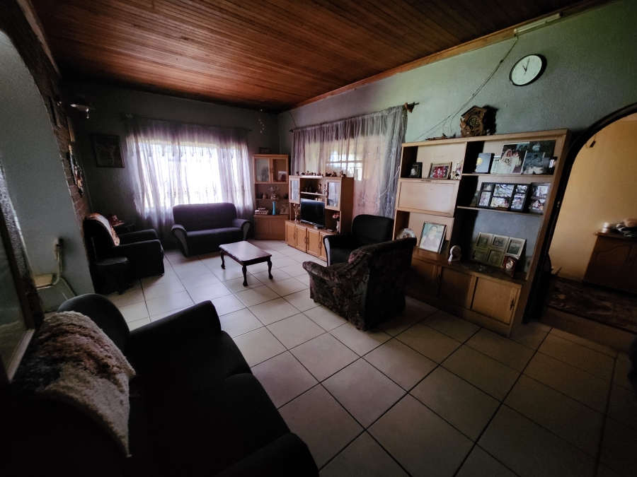 17 Bedroom Property for Sale in Witpoortjie AH Gauteng