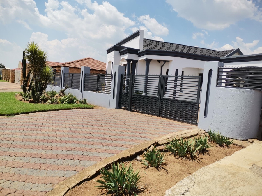 3 Bedroom Property for Sale in Geluksdal Gauteng