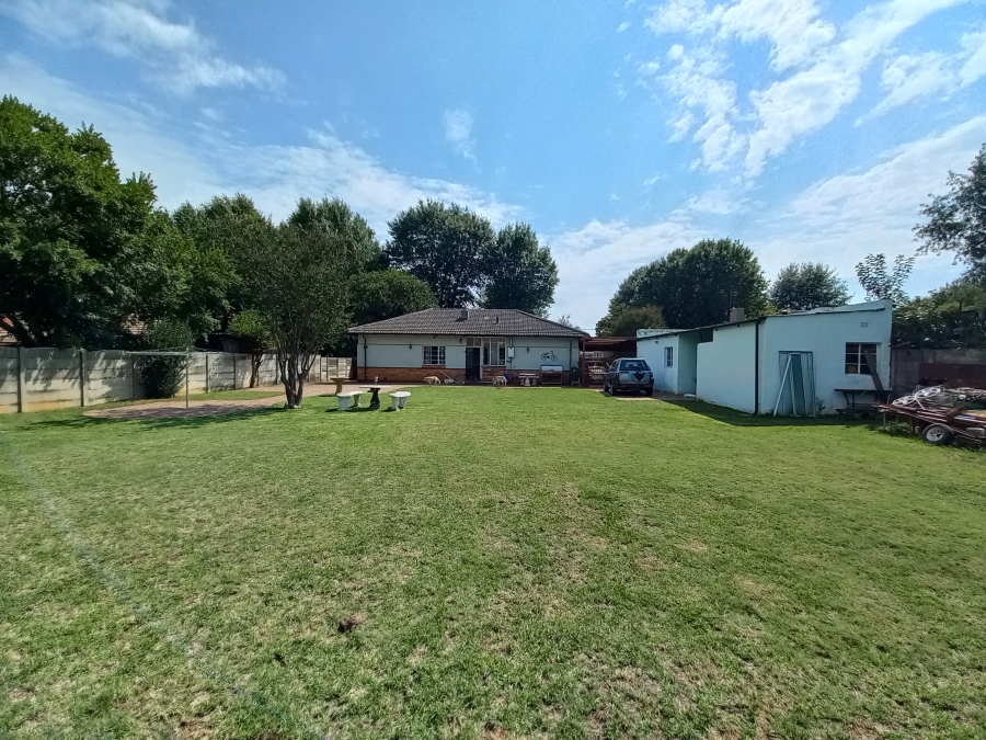 3 Bedroom Property for Sale in Selection Park Gauteng