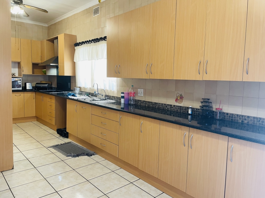 4 Bedroom Property for Sale in Selection Park Gauteng