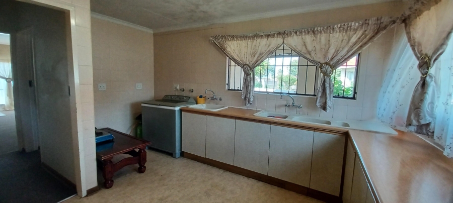 5 Bedroom Property for Sale in Dal Fouche Gauteng