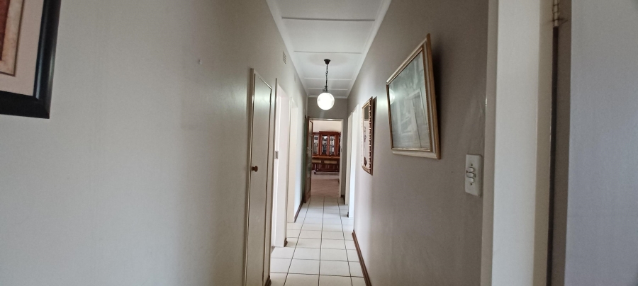 5 Bedroom Property for Sale in Dal Fouche Gauteng