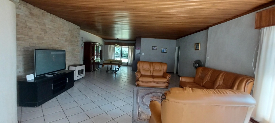 5 Bedroom Property for Sale in Dal Fouche Gauteng