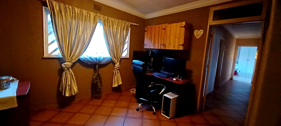 4 Bedroom Property for Sale in Dal Fouche Gauteng