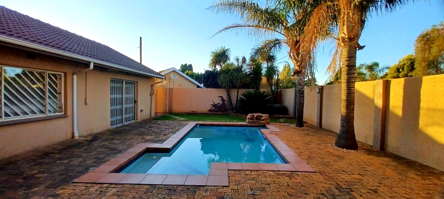 4 Bedroom Property for Sale in Dal Fouche Gauteng