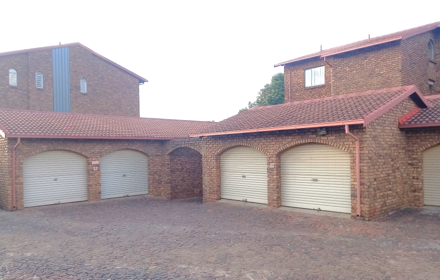 2 Bedroom Property for Sale in Lyttelton Manor Gauteng