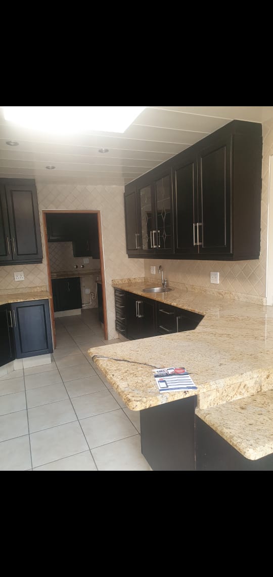 5 Bedroom Property for Sale in Farrarmere Gauteng