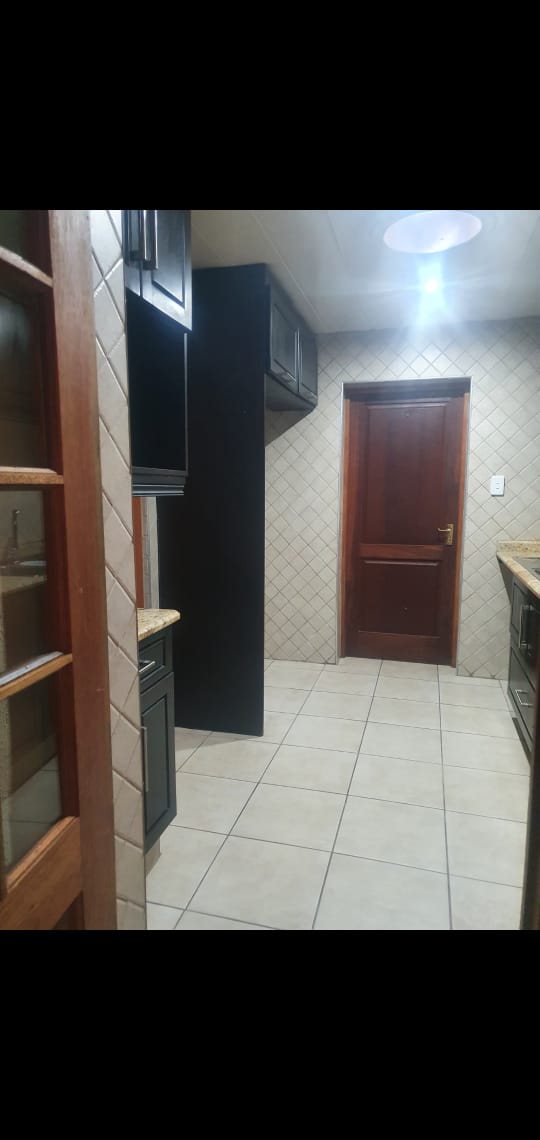 5 Bedroom Property for Sale in Farrarmere Gauteng