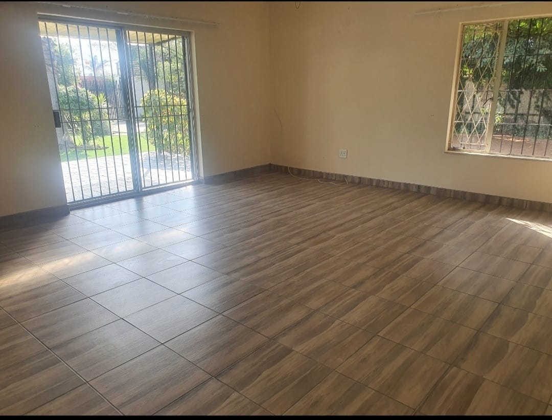 5 Bedroom Property for Sale in Farrarmere Gauteng