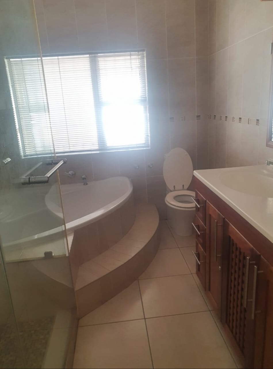 5 Bedroom Property for Sale in Farrarmere Gauteng