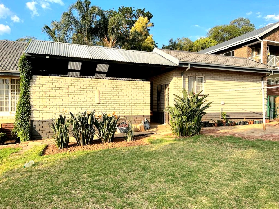 4 Bedroom Property for Sale in Waterkloof Ridge Gauteng