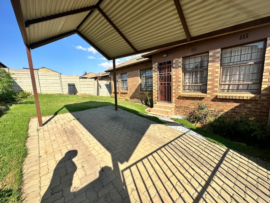 3 Bedroom Property for Sale in Thatch Hill Estate Gauteng