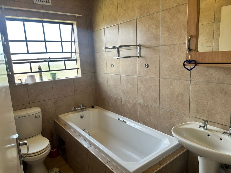 3 Bedroom Property for Sale in Thatch Hill Estate Gauteng