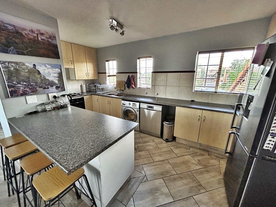 1 Bedroom Property for Sale in Eco Park Gauteng