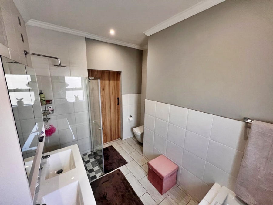 4 Bedroom Property for Sale in Golden Fields Estate Gauteng