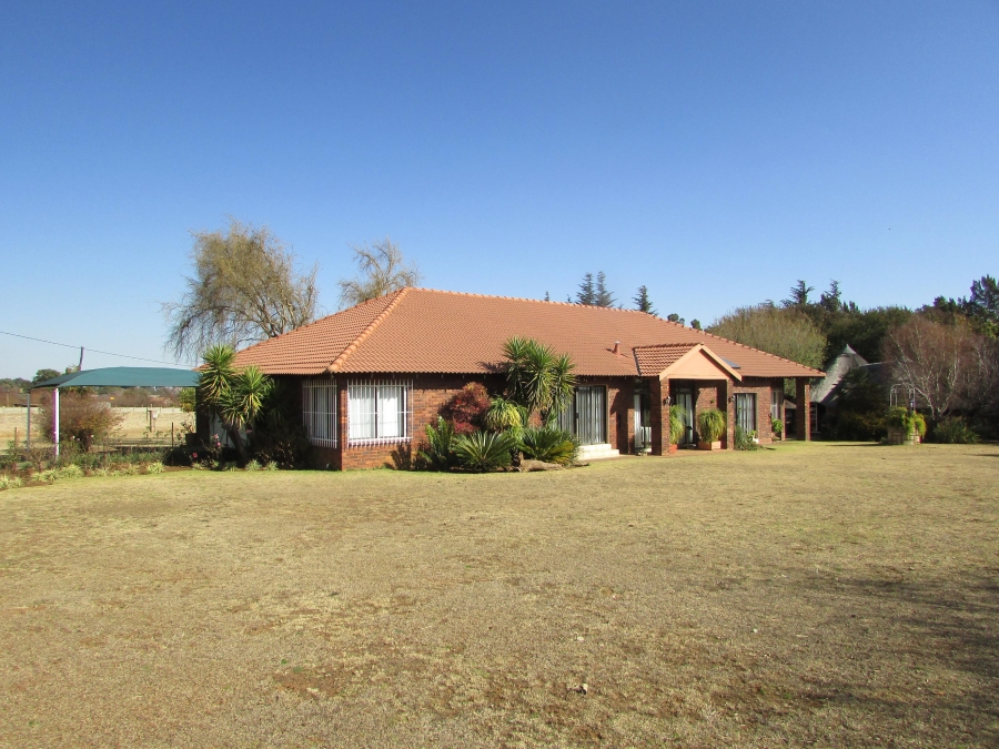 9 Bedroom Property for Sale in Hillside Gauteng
