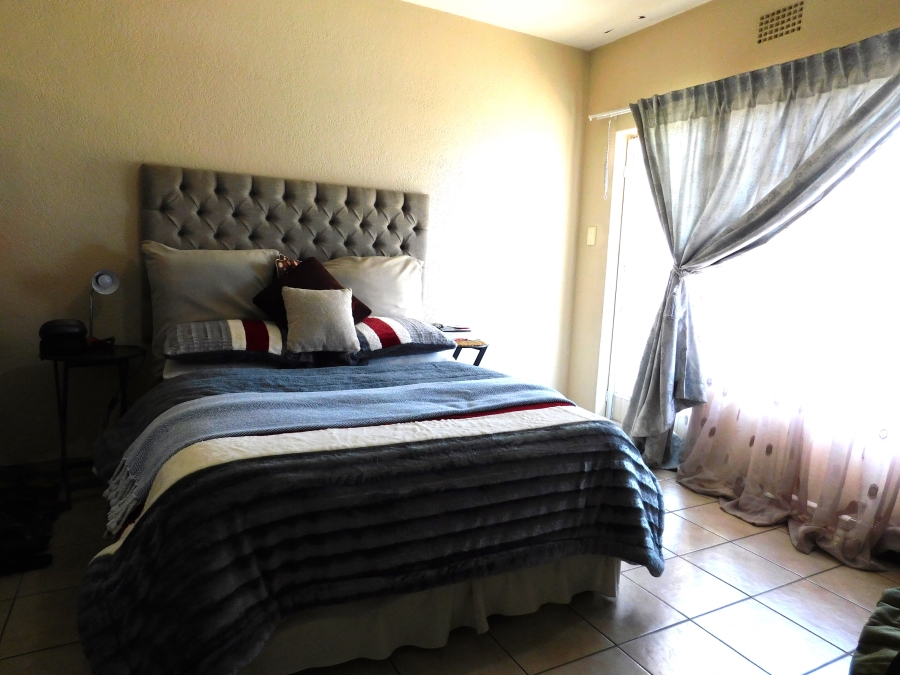 1 Bedroom Property for Sale in Olivanna Gauteng