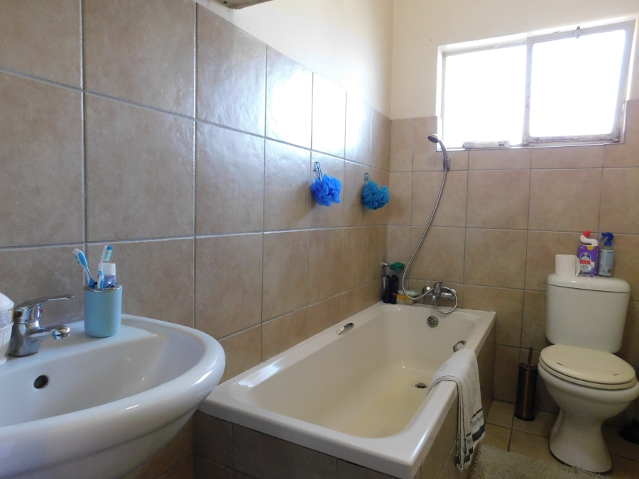 1 Bedroom Property for Sale in Olivanna Gauteng