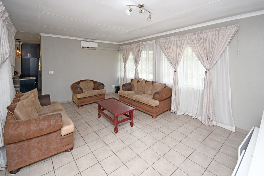 4 Bedroom Property for Sale in Bloubosrand Gauteng