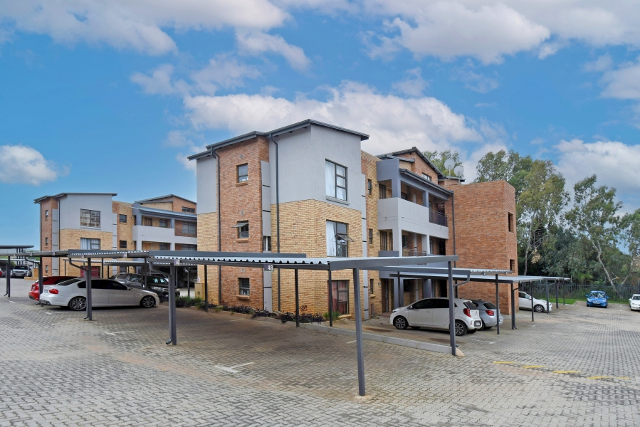 2 Bedroom Property for Sale in North Riding Gauteng