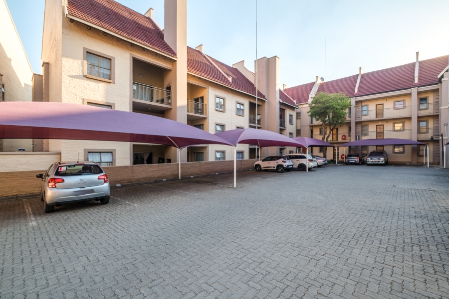 2 Bedroom Property for Sale in Sundowner Gauteng