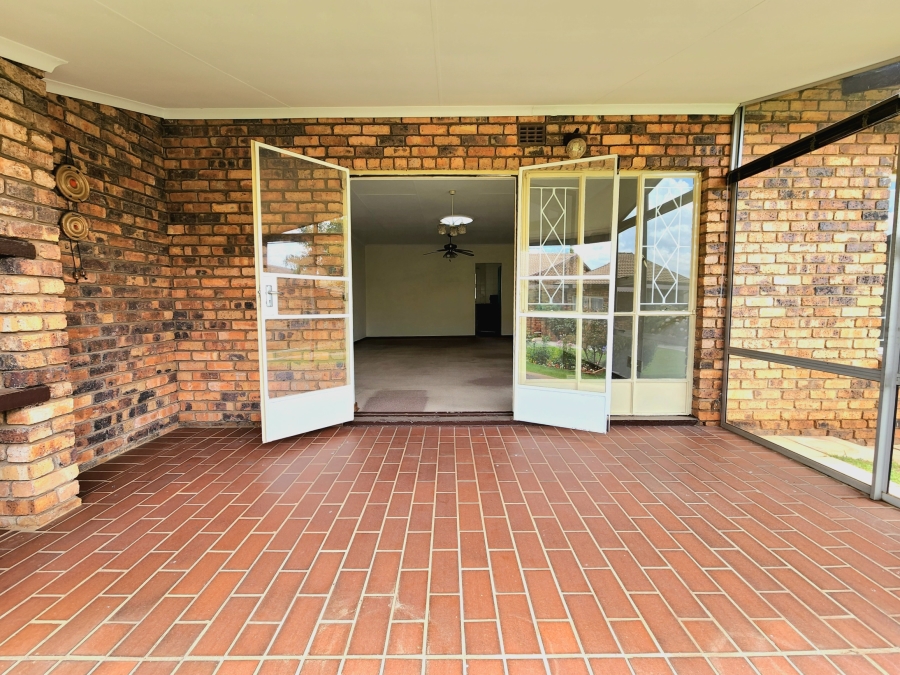 2 Bedroom Property for Sale in Florida Glen Gauteng