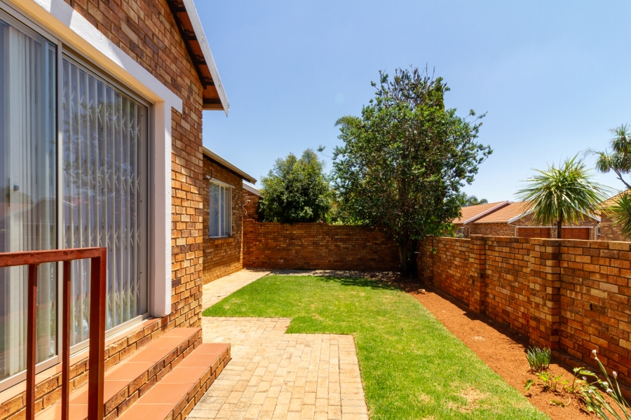 3 Bedroom Property for Sale in Willowbrook Gauteng