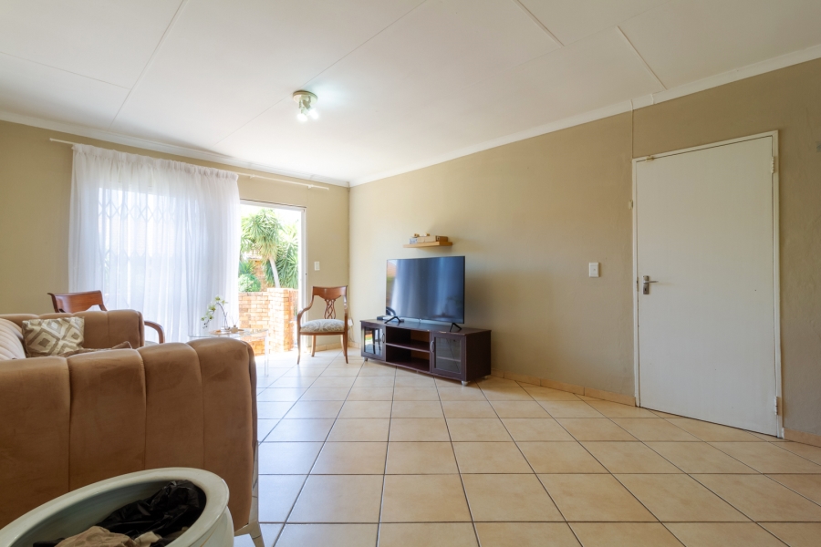 3 Bedroom Property for Sale in Willowbrook Gauteng