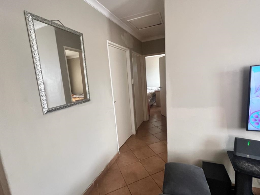 2 Bedroom Property for Sale in Witpoortjie Gauteng