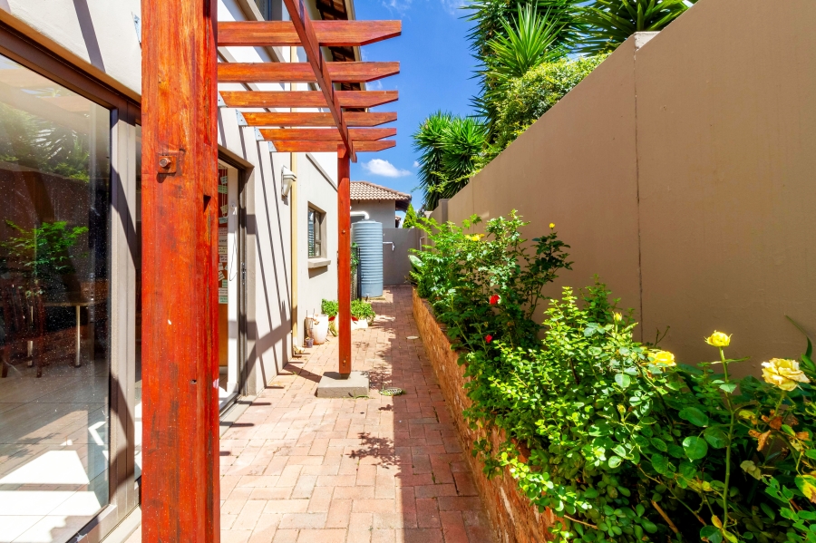 5 Bedroom Property for Sale in Willowbrook Gauteng